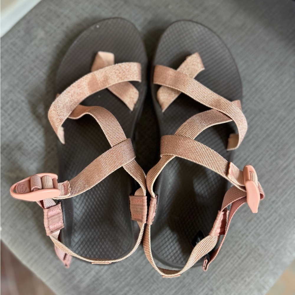 Chacos woman’s Z Boulder 2 metallic rose toe loop hiking sport sandals